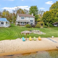 Tranquil Waters: Sauna, Hot Tub, Private Beach